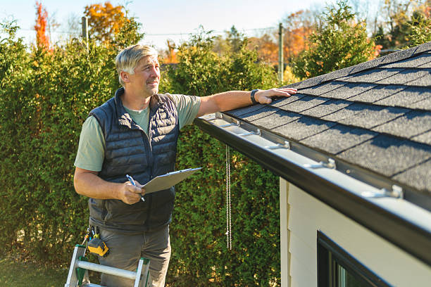 Professional Roofing technician working in El Monte, CA